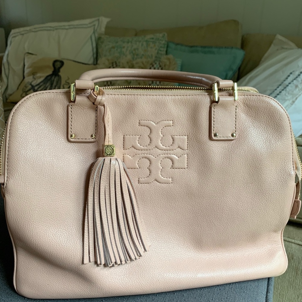 Authentic Tory Burch Thea tripple zip purse